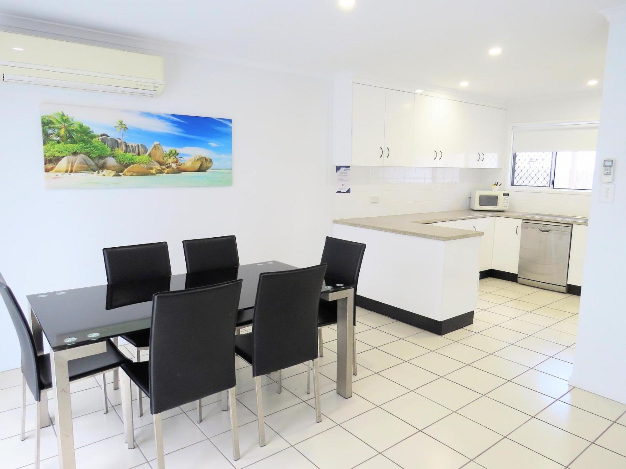 The Shores Holiday Apartments Mackay Szoba fotó